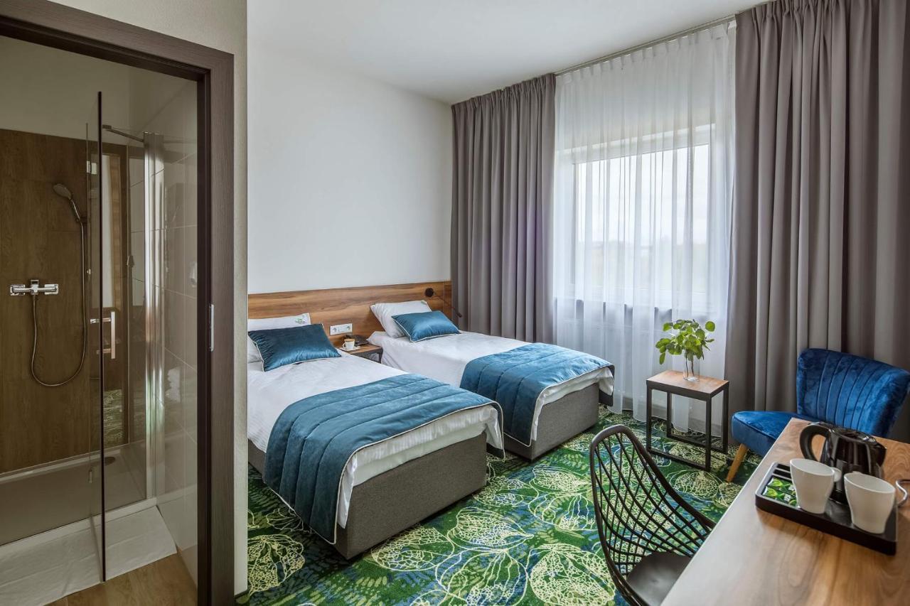 Bloom Hotel Airport Okecie Raszyn Exterior photo